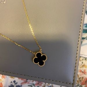 Van Cleef and Arlene Alhambra necklace in Onyx